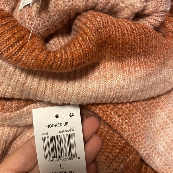HOOKED up rust ombre sweater in Large. NWT - Picture 2 of 2